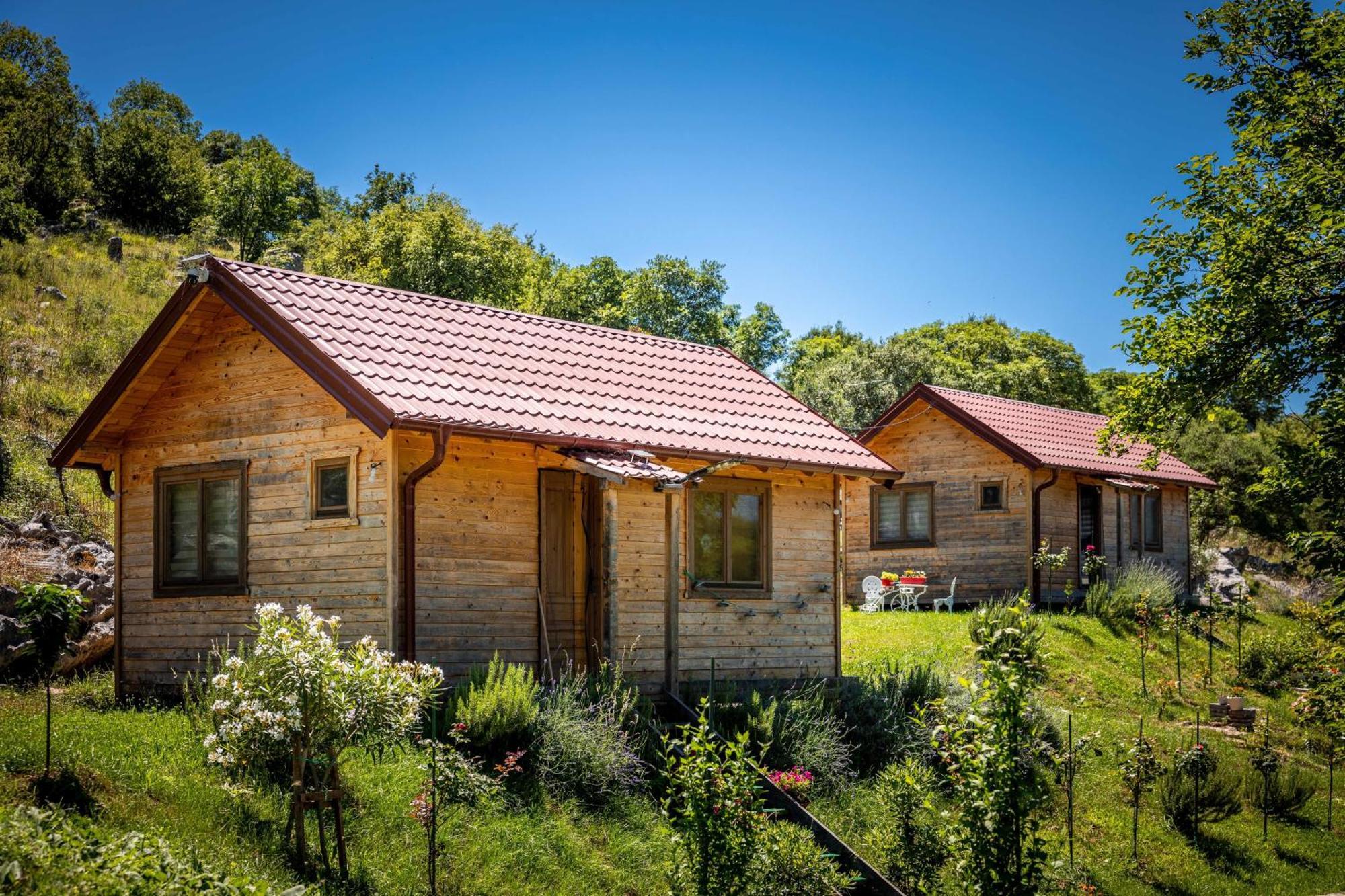 Boljesestre Lake Retreat Golubovci Exterior foto